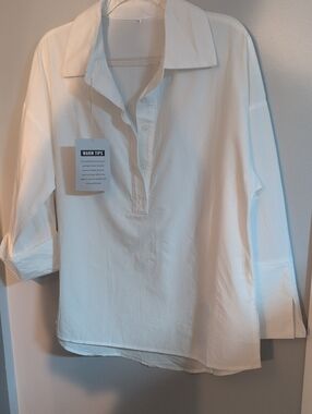 Classic White Polo-Style Women’s Top